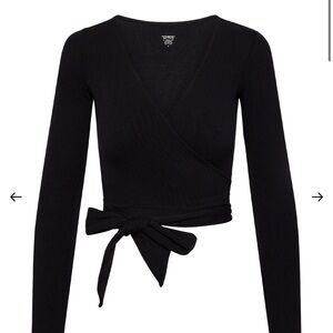 Monday Body Yosemite wrap top